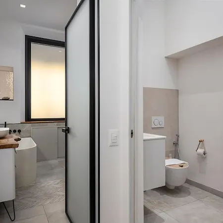 Maison Di Lusso Con 3 E Terrazzo Privato A 5 Min Da Piazza Maggiore Διαμέρισμα *
